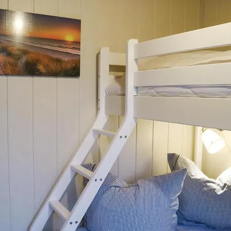 Ferienhaus Two-bedroom In Middelhagen Middelhagen